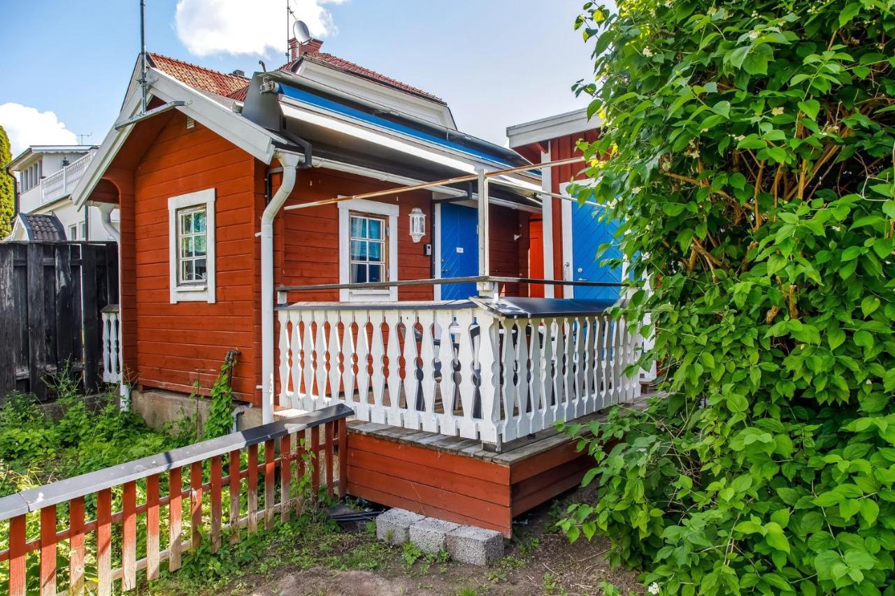 Simple Little Cottage In A Cozy Courtyard In Vimmerby Exterior photo